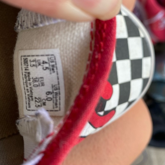 Vans - Picture 10 of 10